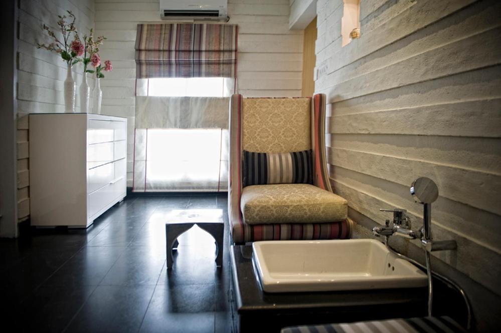 Escape Hotel & Spa Bangalore Exteriör bild